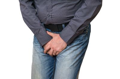 男性小便时尿道有刺痛感该怎么办?